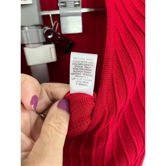 Cato Plus Size Red Ribbed Knit V-Neck Dress – Sizes 18/20 & 22/24 – MSRP $76–NWT - Picture 10 of 12